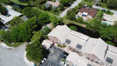  Condo & Townhome Photos