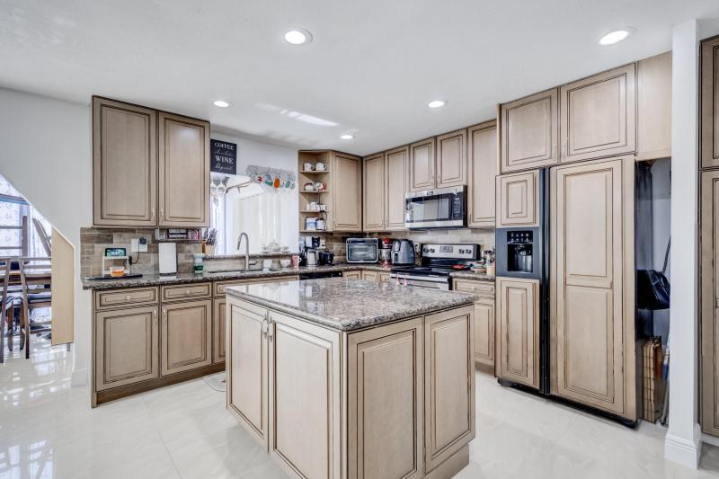  Condo & Townhome Photos