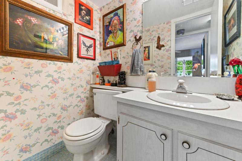  Condo & Townhome Photos