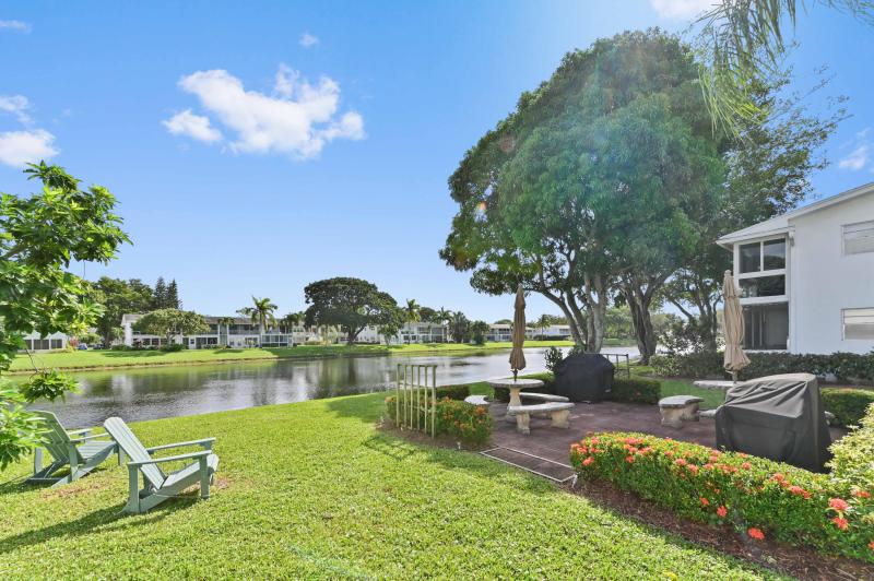  Condo & Townhome Photos