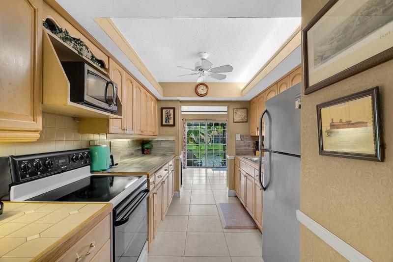  Condo & Townhome Photos