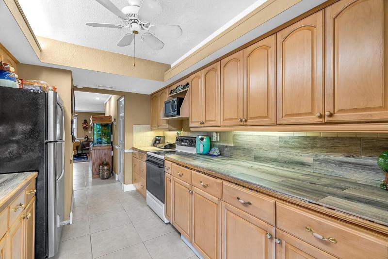  Condo & Townhome Photos
