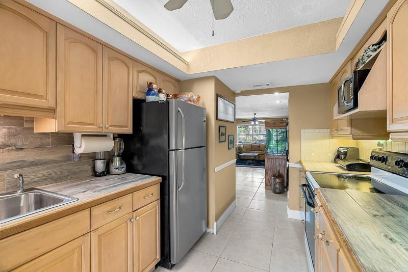  Condo & Townhome Photos