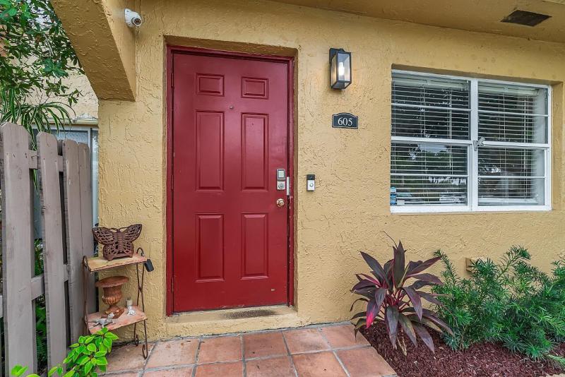  Condo & Townhome Photos