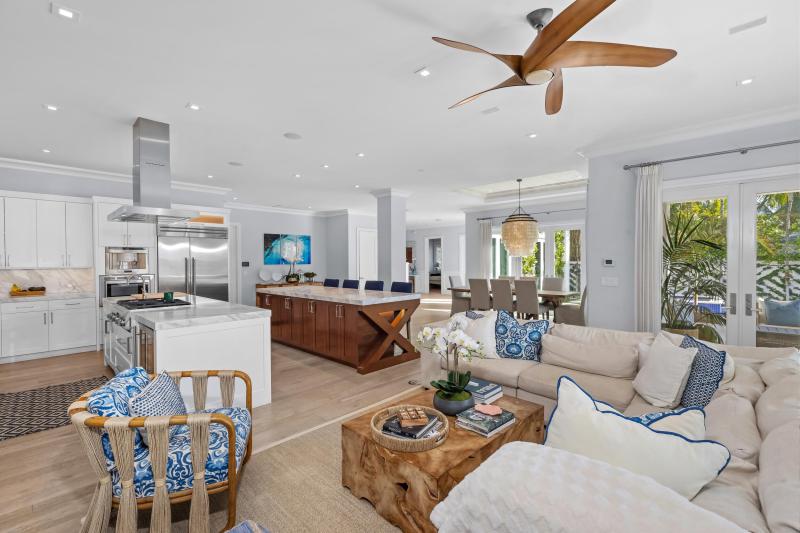  Single Family Homes Photo 10:  West Palm Beach,  FL 33405