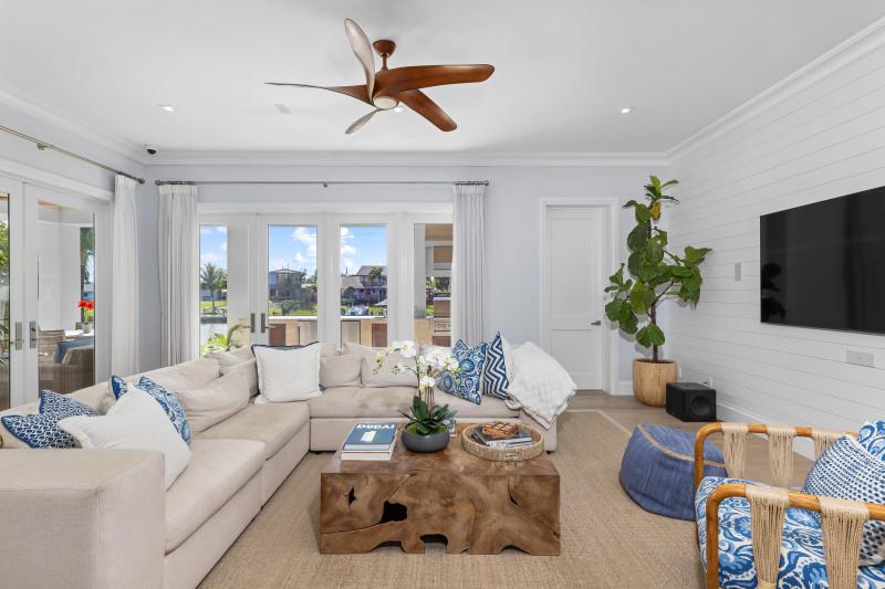 Single Family Homes Photo 11:  West Palm Beach,  FL 33405