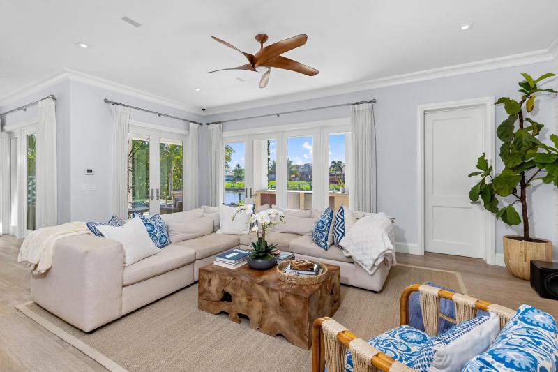  Single Family Homes Photo 12:  West Palm Beach,  FL 33405