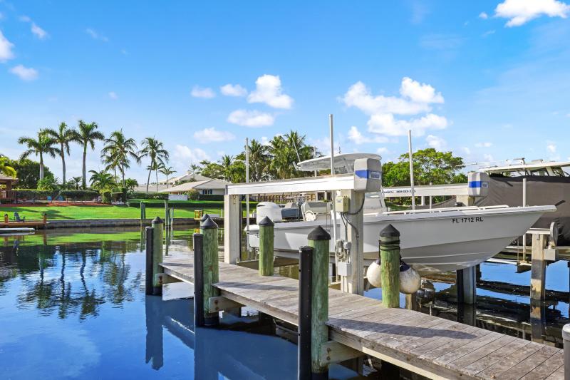  Single Family Homes Photo 2:  West Palm Beach,  FL 33405