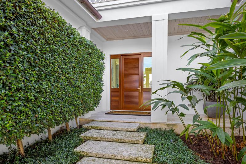  Single Family Homes Photo 7:  West Palm Beach,  FL 33405