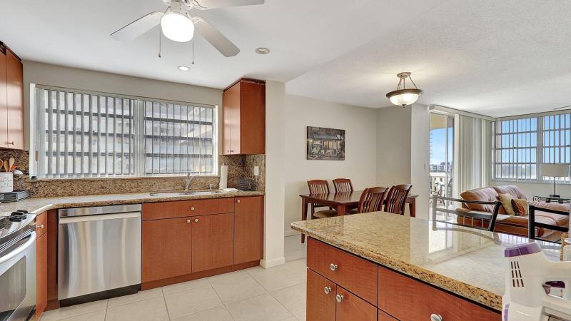  Condo & Townhome Photos