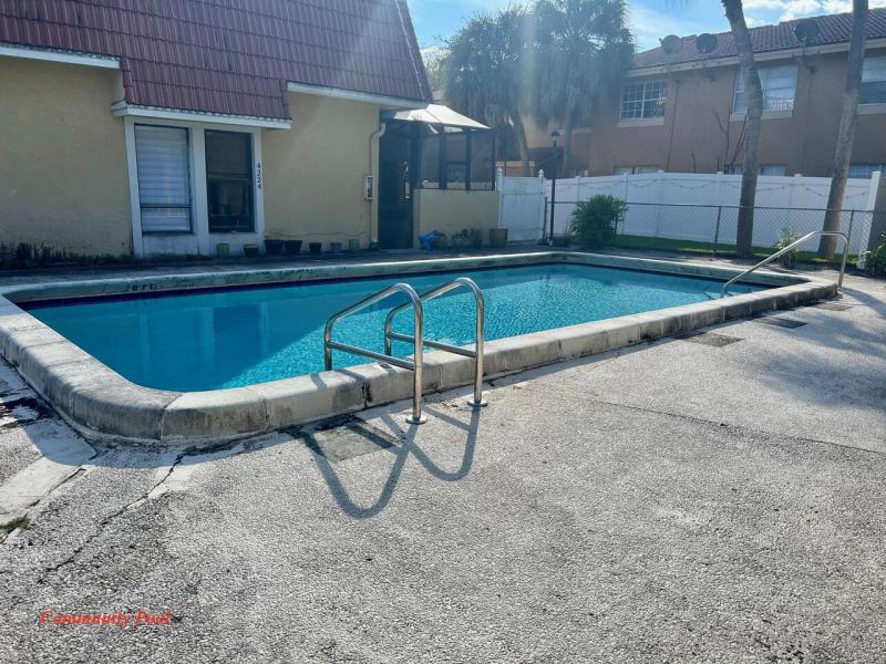  Condo & Townhome Photos