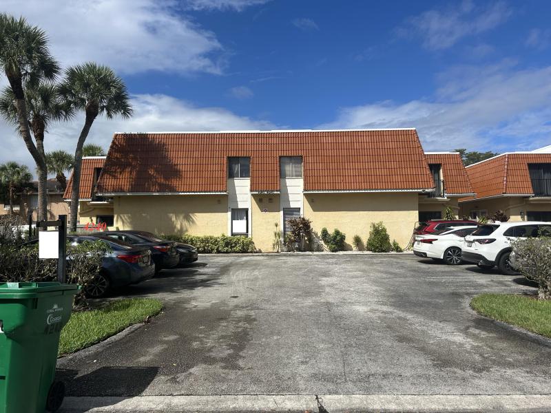  Condo & Townhome Photos