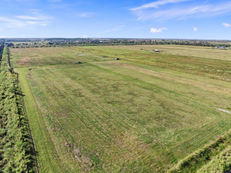  Commercial & Industrial Land Images 