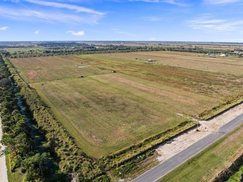  Commercial & Industrial Land Images 
