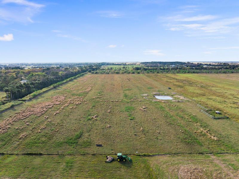  Commercial & Industrial Land Images 