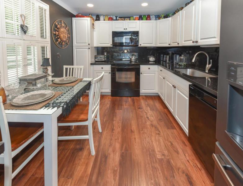  Condo & Townhome Photos