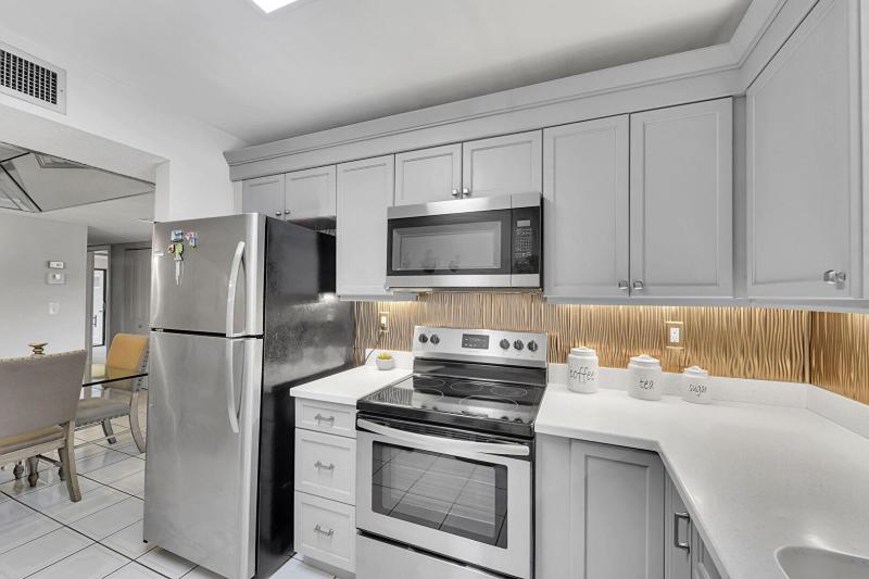  Condo & Townhome Photos