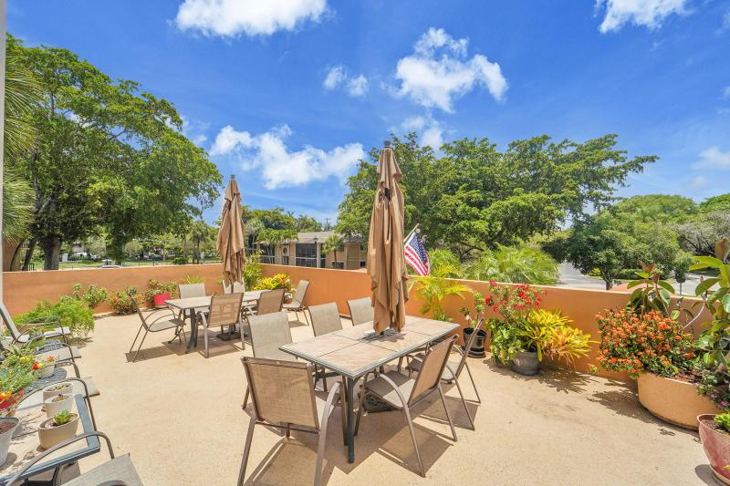  Condo & Townhome Photos