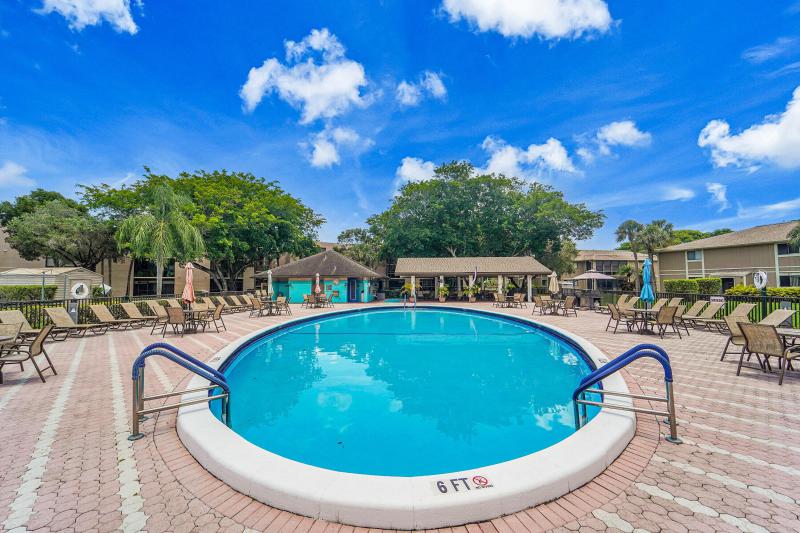  Condo & Townhome Photos