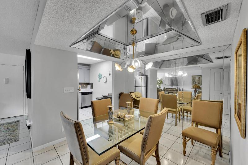  Condo & Townhome Photos