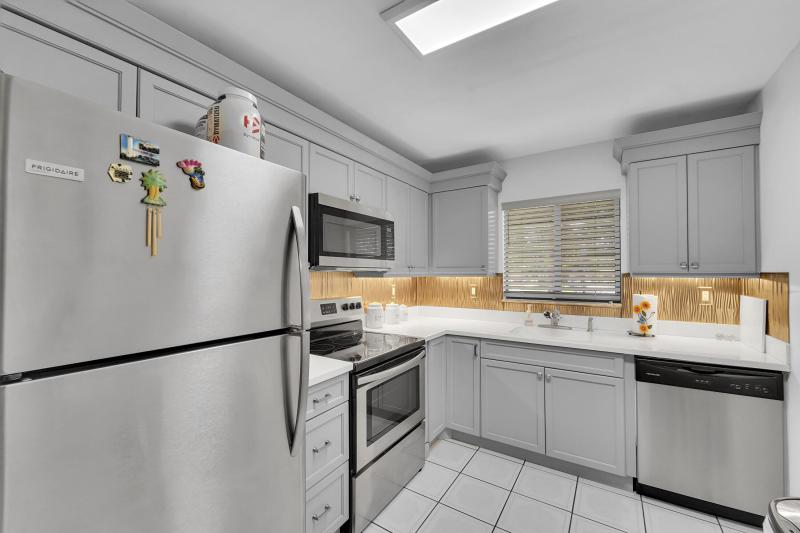  Condo & Townhome Photos