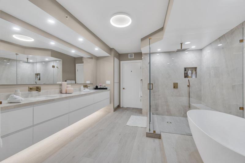  Condo & Townhome Photos