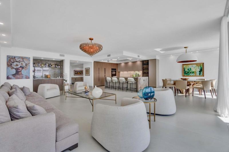  Condo & Townhome Photos