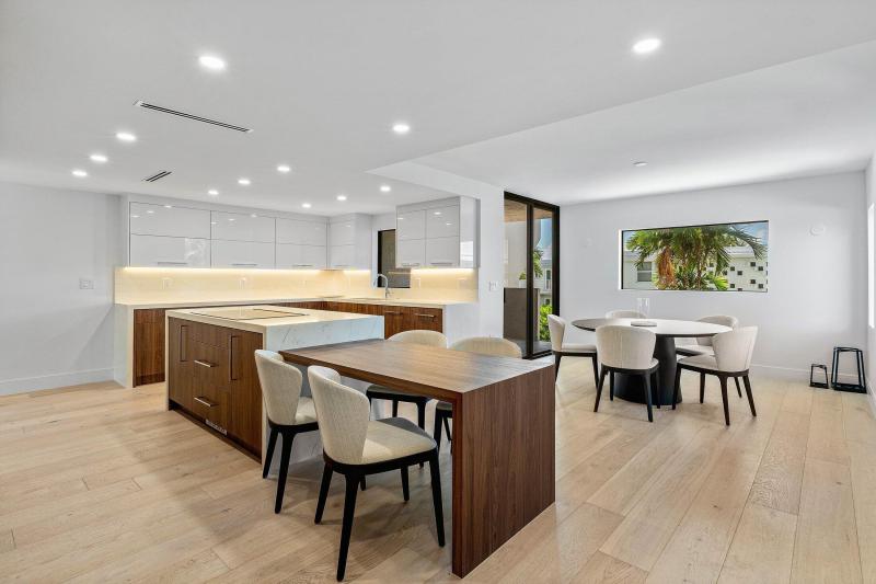  Condo & Townhome Photos