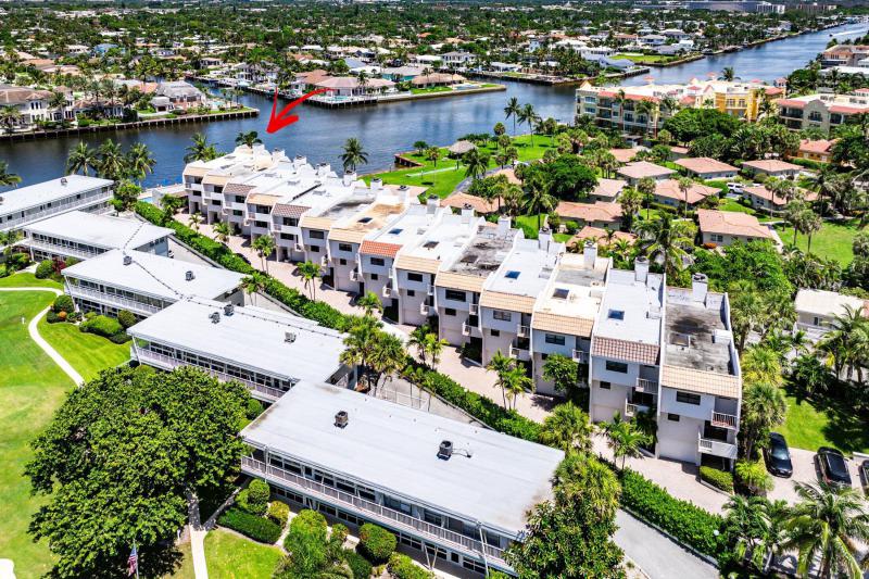  Condo & Townhome Photos