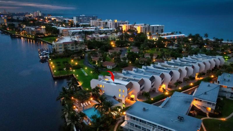  Condo & Townhome Photos