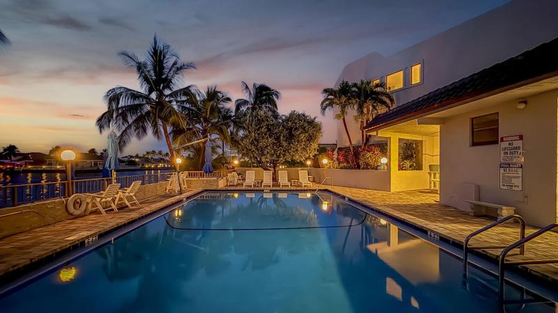  Condo & Townhome Photos