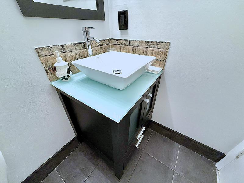  Condo & Townhome Photos