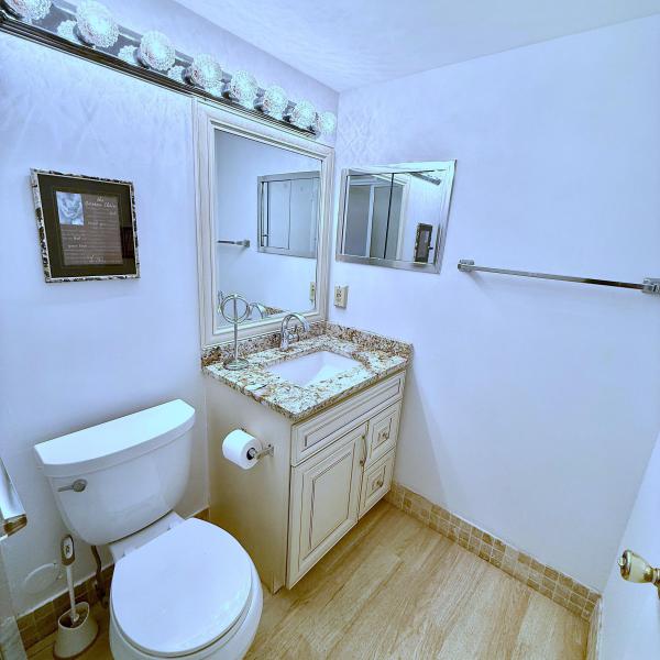  Condo & Townhome Photos