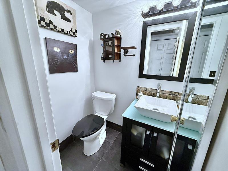  Condo & Townhome Photos