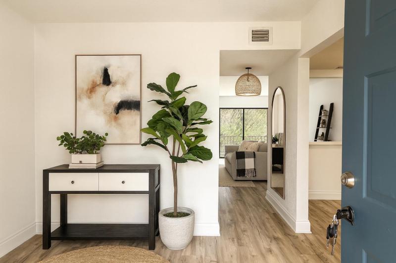  Condo & Townhome Photos