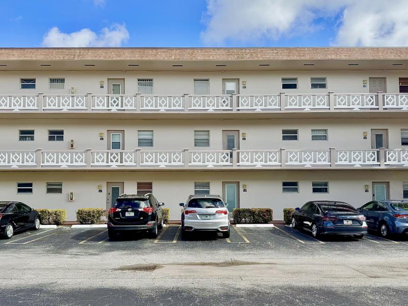  Condo & Townhome Photos