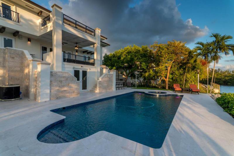 Single Family Homes Photo 20:  Coral Gables,  FL 33143