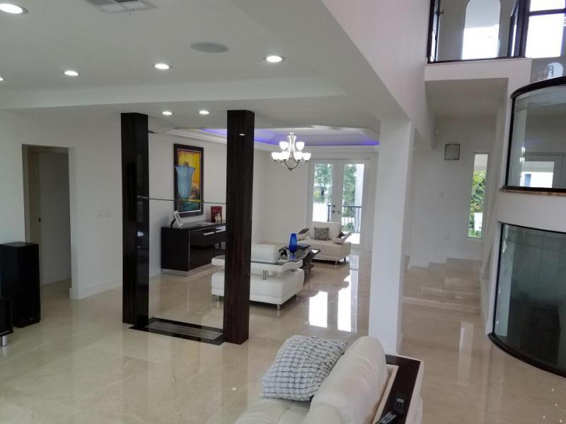  Single Family Homes Photo 5:  Coral Gables,  FL 33143