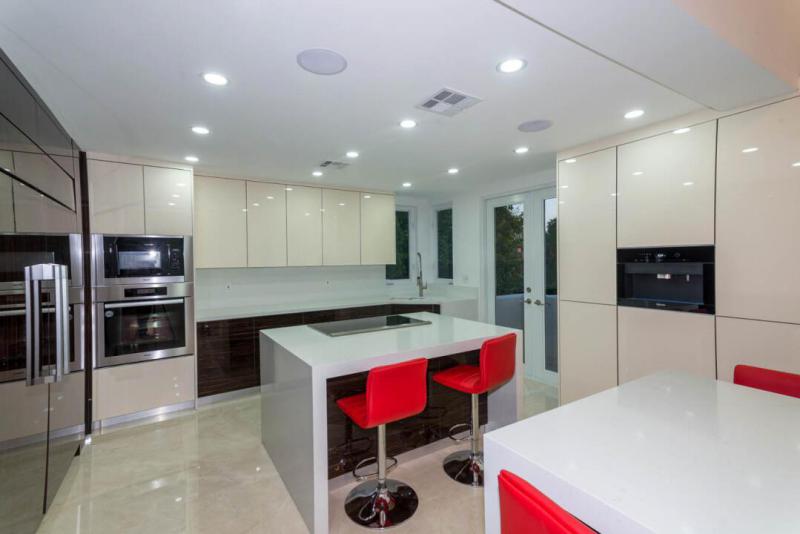  Single Family Homes Photo 9:  Coral Gables,  FL 33143