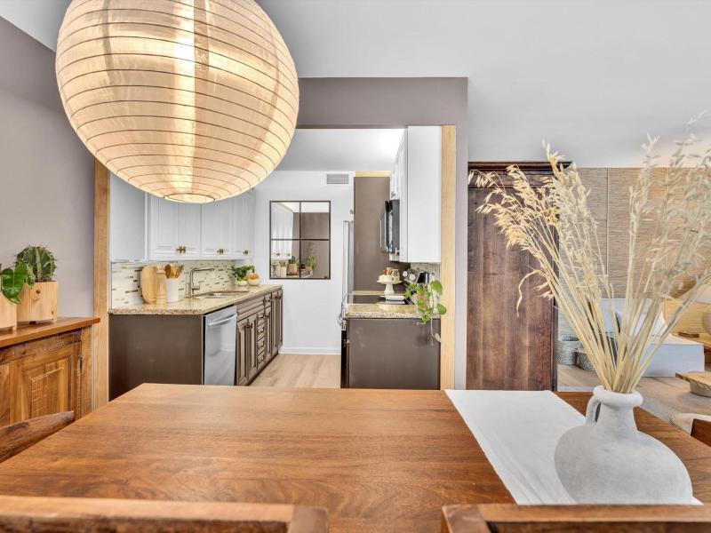  Condo & Townhome Photos