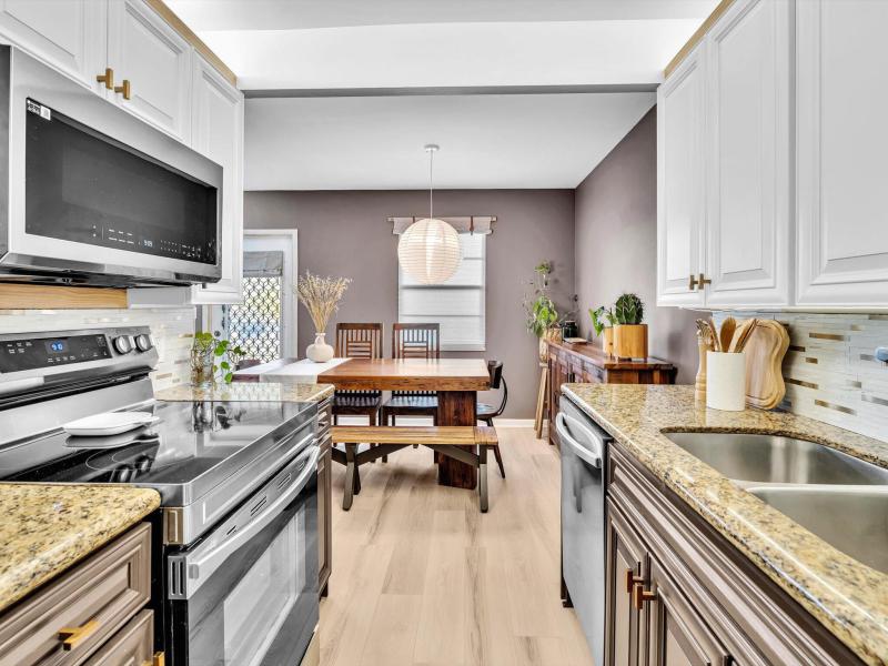  Condo & Townhome Photos