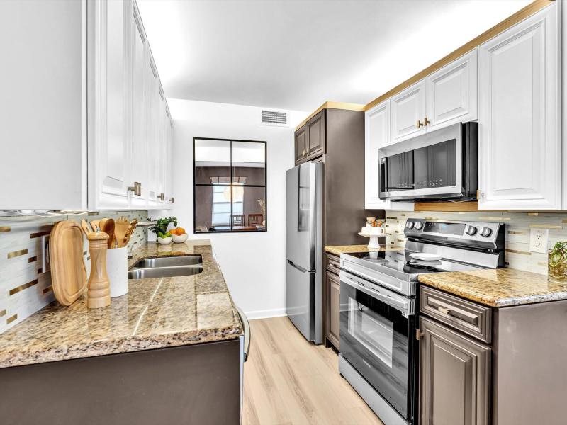  Condo & Townhome Photos