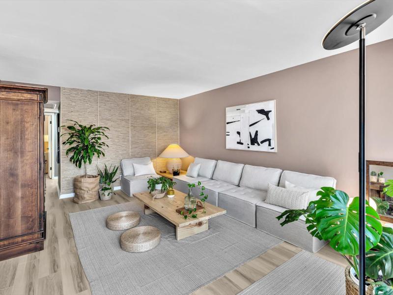  Condo & Townhome Photos