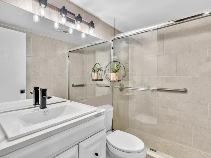  Condo & Townhome Photos