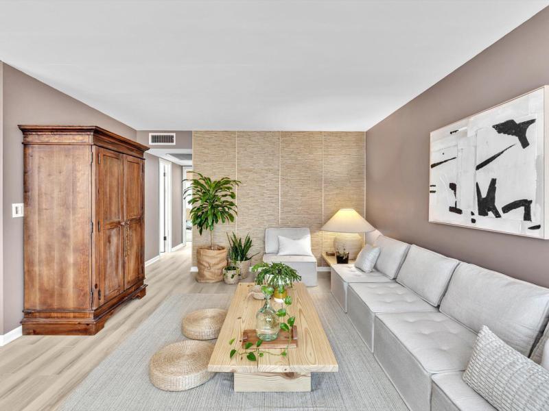  Condo & Townhome Photos