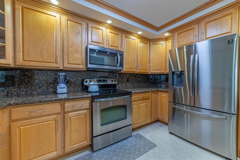  Condo & Townhome Photos