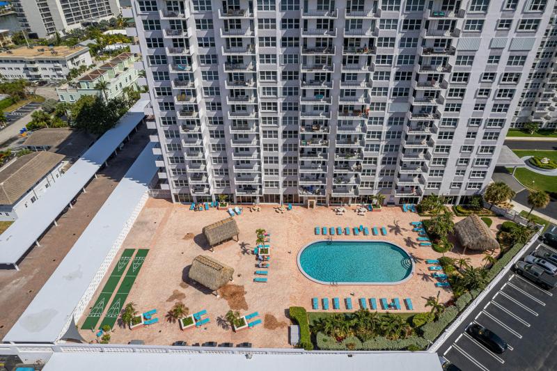  Condo & Townhome Photos
