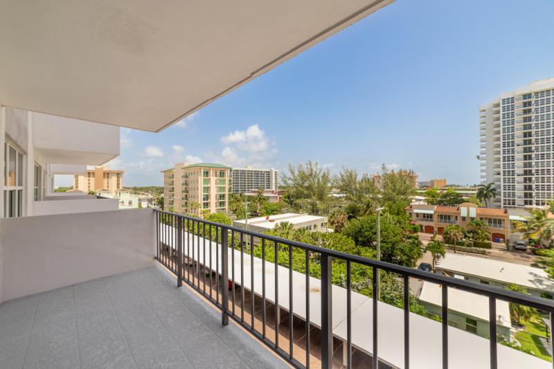  Condo & Townhome Photos
