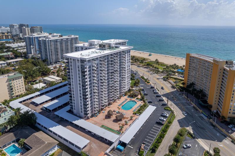  Condo & Townhome Photos
