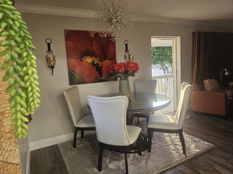  Condo & Townhome Photos
